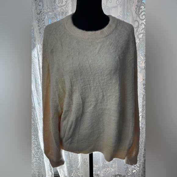 aerie Sweaters - Aerie Cream Faux Fur Sherpa Fuzzy Sweater Sweatshirt Womens Size Medium